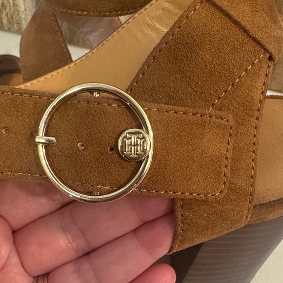 Tommy Hilfiger Women's Tan Strap Sandals - Picture 3 of 6